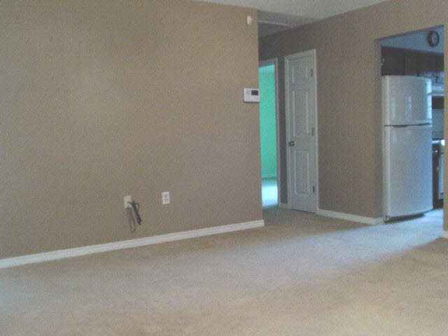 201 East Myrtle Avenue Foley, AL 36535 - Photo 6 of 21 Living Room