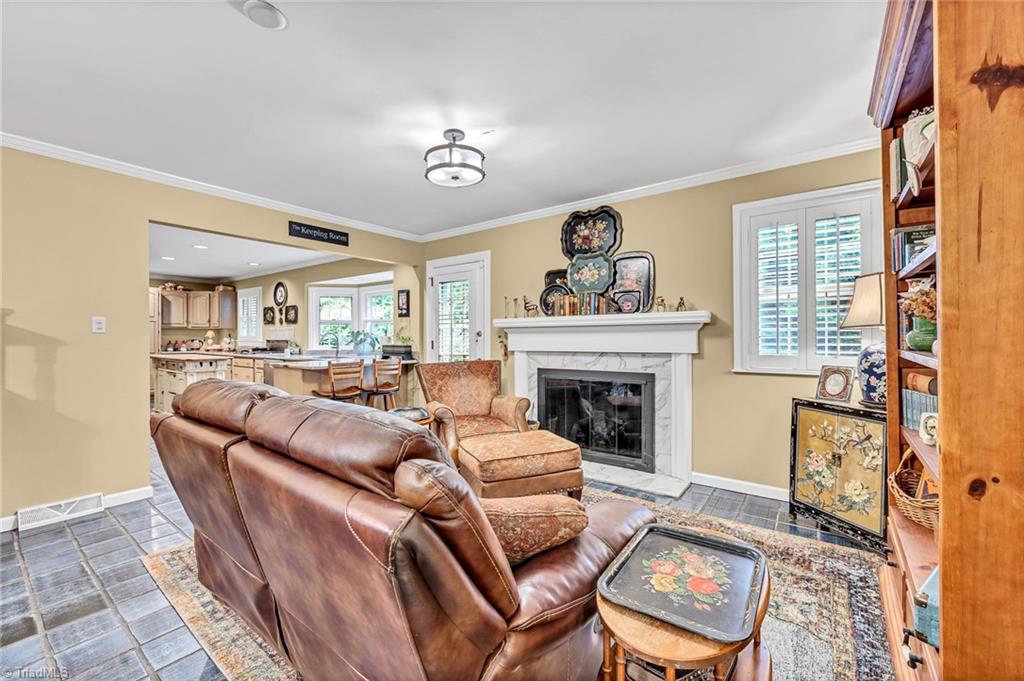 978 Nottingham Road High Point, NC 27262 - Photo 14 of 47 Gallery Image 14
