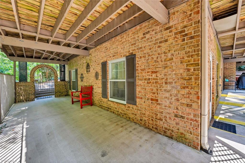 978 Nottingham Road High Point, NC 27262 - Photo 33 of 47 Gallery Image 33