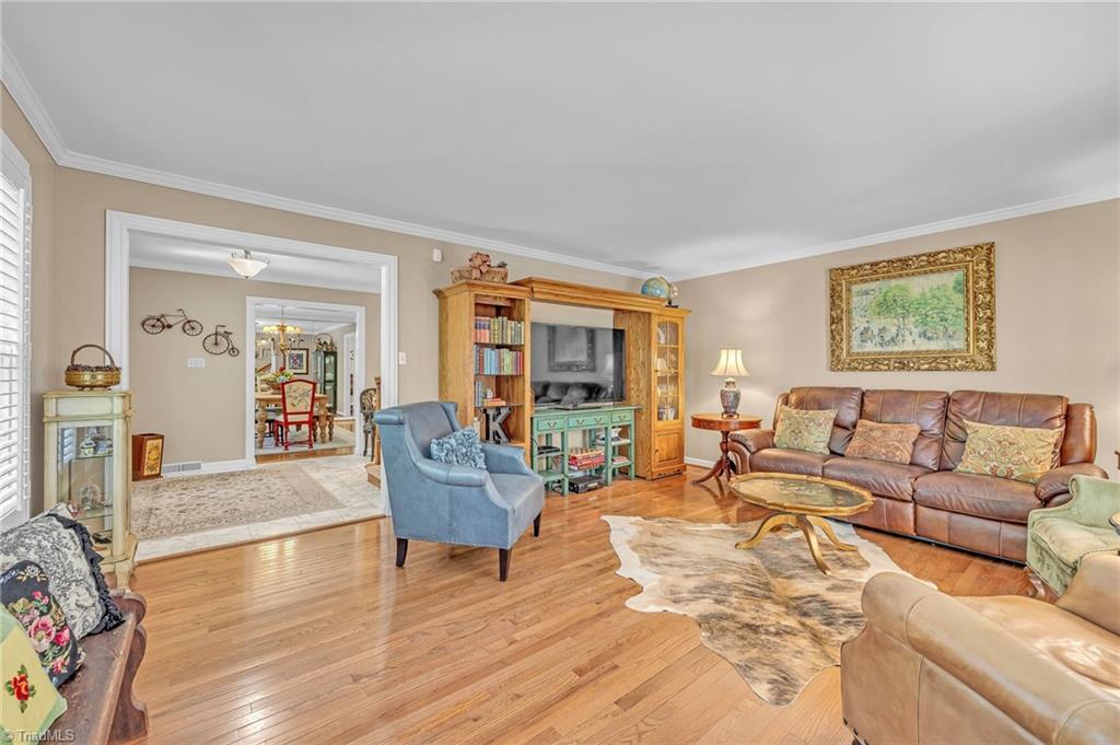 978 Nottingham Road High Point, NC 27262 - Photo 6 of 47 Gallery Image 6
