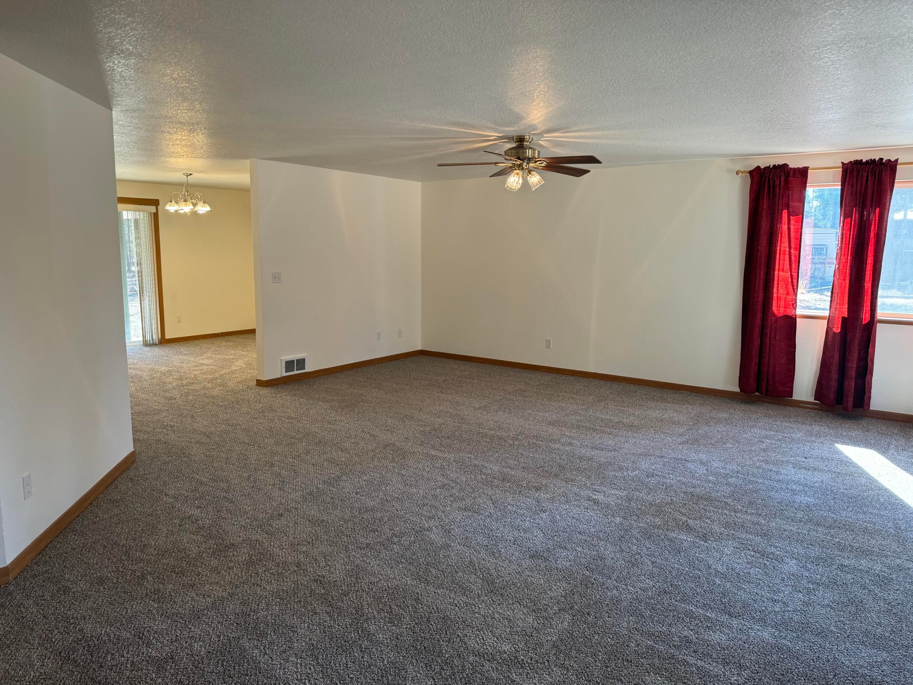 150159 Kurtz Road La Pine, OR 97739 - Photo 7 of 38 IMG_1536