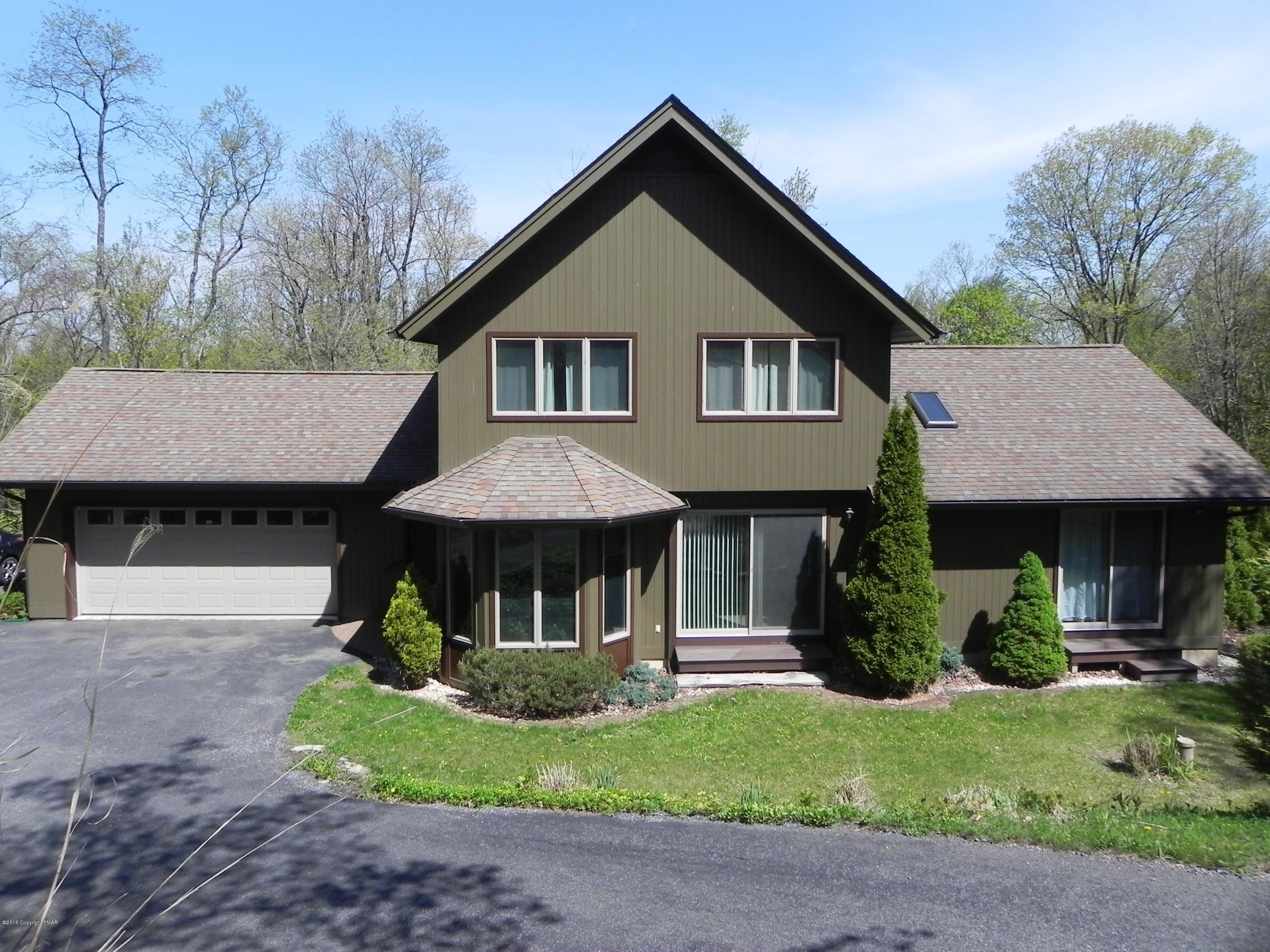 2342 Point Phillips Road Kunkletown, PA 18058 - Photo 4 of 28 a front view of a house with garden
