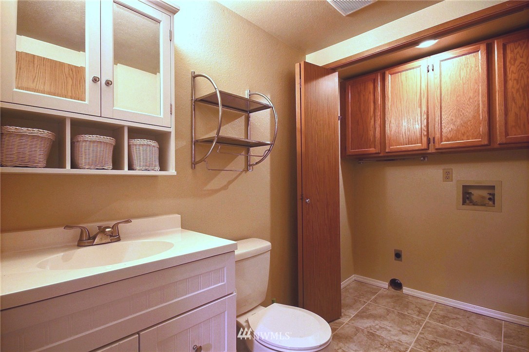 2125 Southeast 8th Drive Renton, WA 98057 - Photo 3 of 21 Gallery Image 3