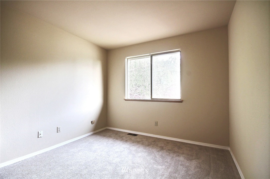 2125 Southeast 8th Drive Renton, WA 98057 - Photo 4 of 21 Gallery Image 4