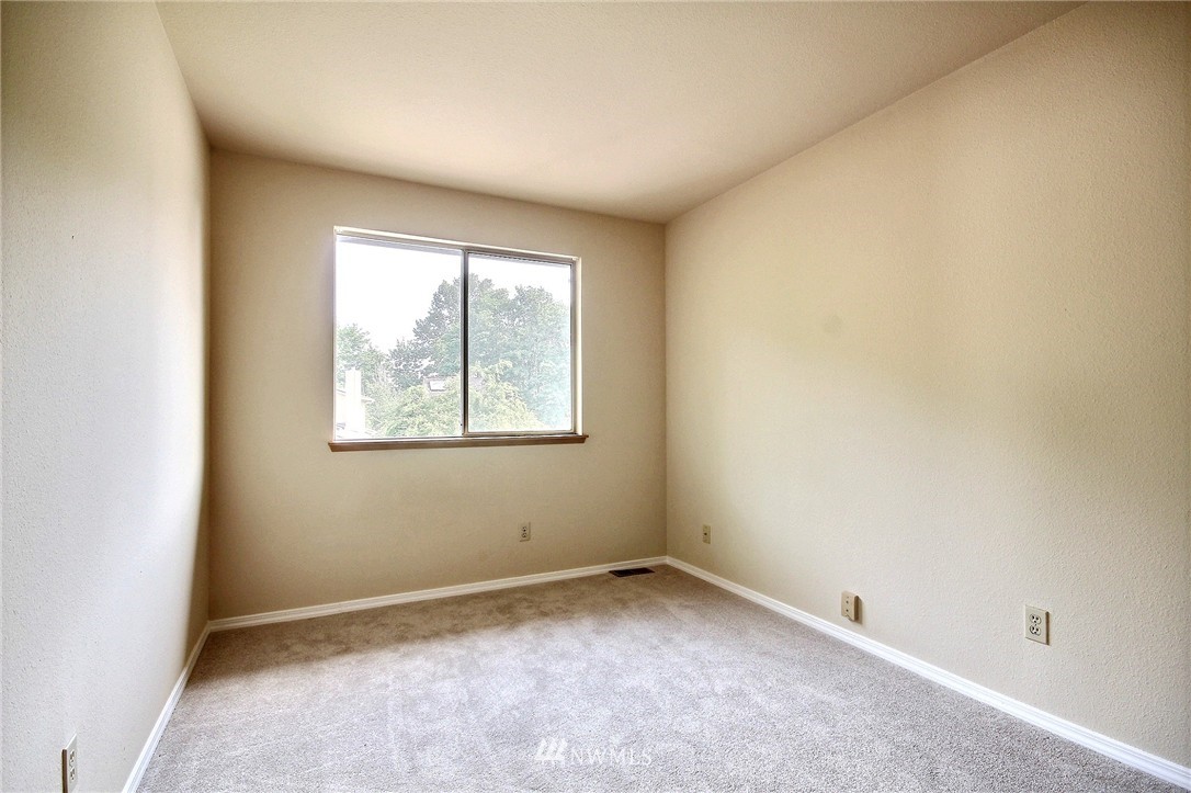 2125 Southeast 8th Drive Renton, WA 98057 - Photo 6 of 21 Gallery Image 6