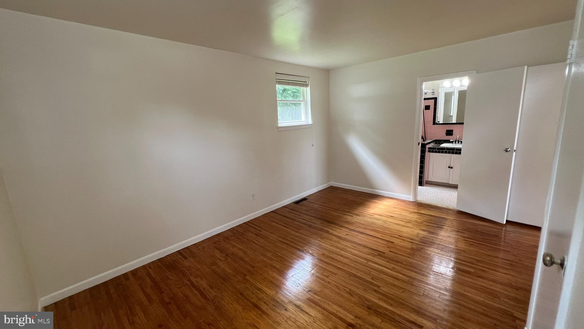 227 Somerset Road Deptford, NJ 08096 - Photo 16 of 31