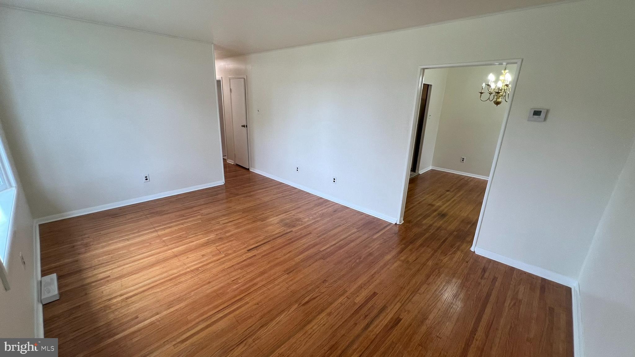 227 Somerset Road Deptford, NJ 08096 - Photo 4 of 31
