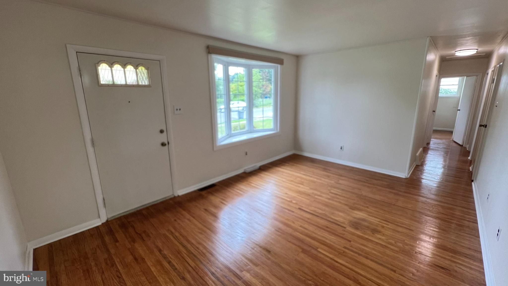 227 Somerset Road Deptford, NJ 08096 - Photo 5 of 31