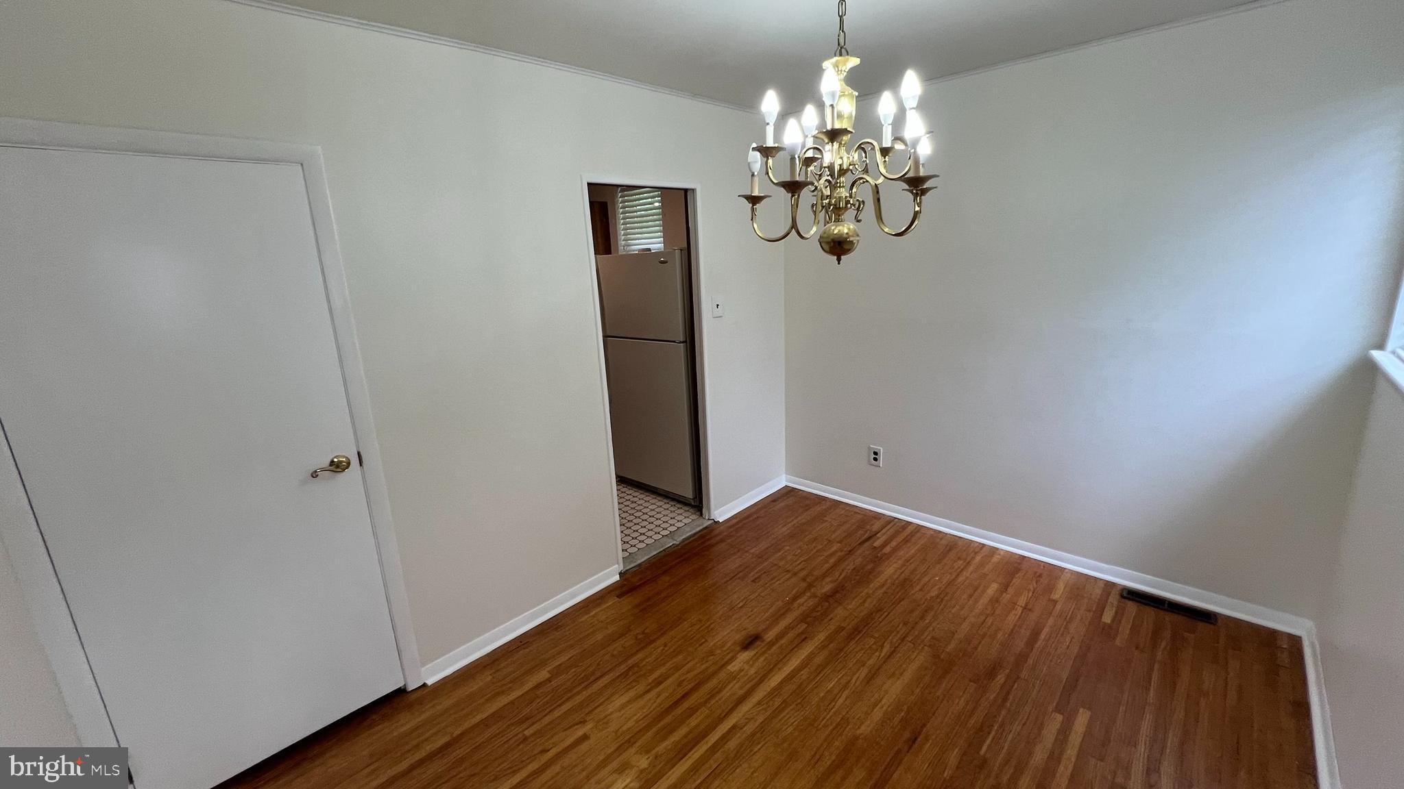 227 Somerset Road Deptford, NJ 08096 - Photo 6 of 31