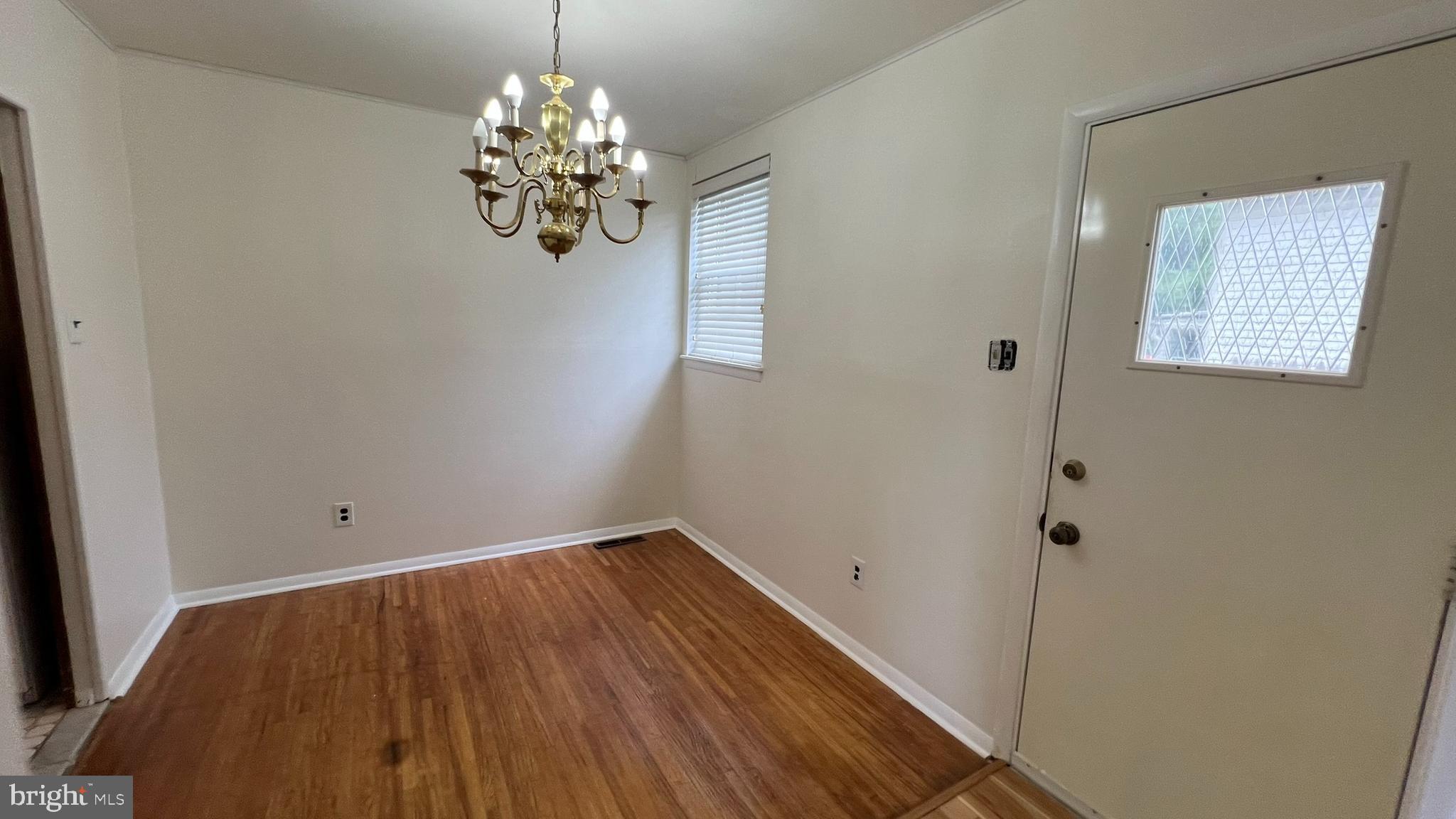 227 Somerset Road Deptford, NJ 08096 - Photo 7 of 31