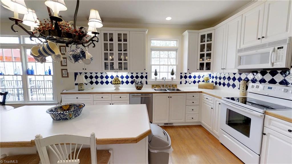 8406 Case Ridge Drive Oak Ridge, NC 27310 - Photo 2 of 26