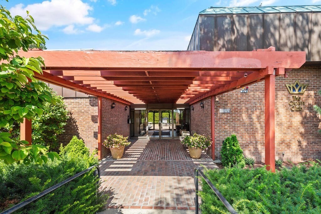 404 Paradise Road, Unit 3P Swampscott, MA 01907 - Photo 24 of 30 Gallery Image 24