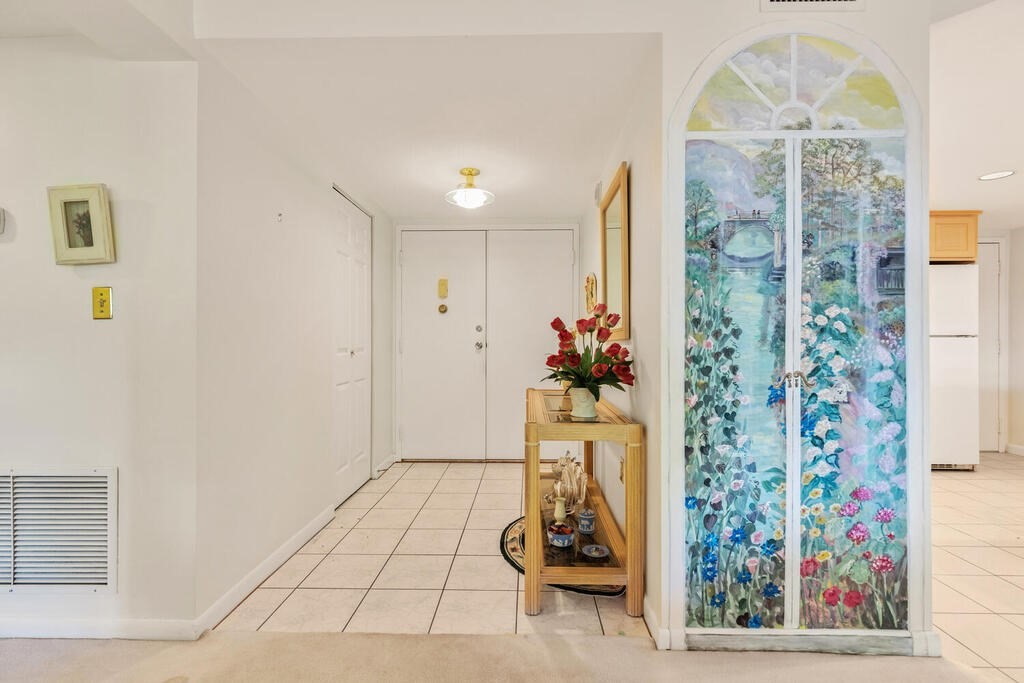 404 Paradise Road, Unit 3P Swampscott, MA 01907 - Photo 4 of 30 Gallery Image 4