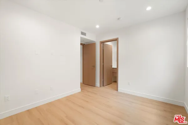 $3,200 | 11023 1/2 Blix Street, North Hollywood, CA 91602