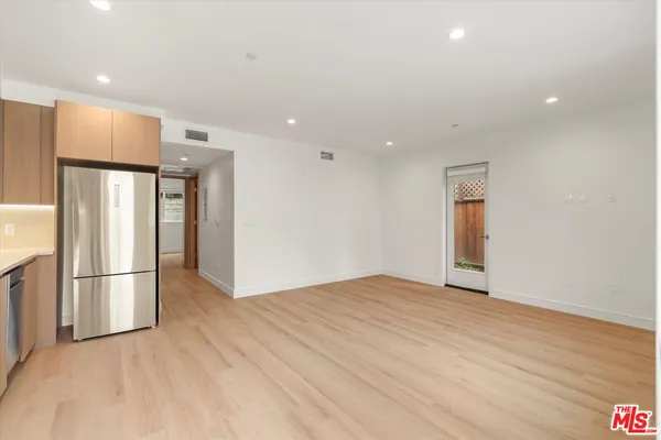 $3,200 | 11023 1/2 Blix Street, North Hollywood, CA 91602