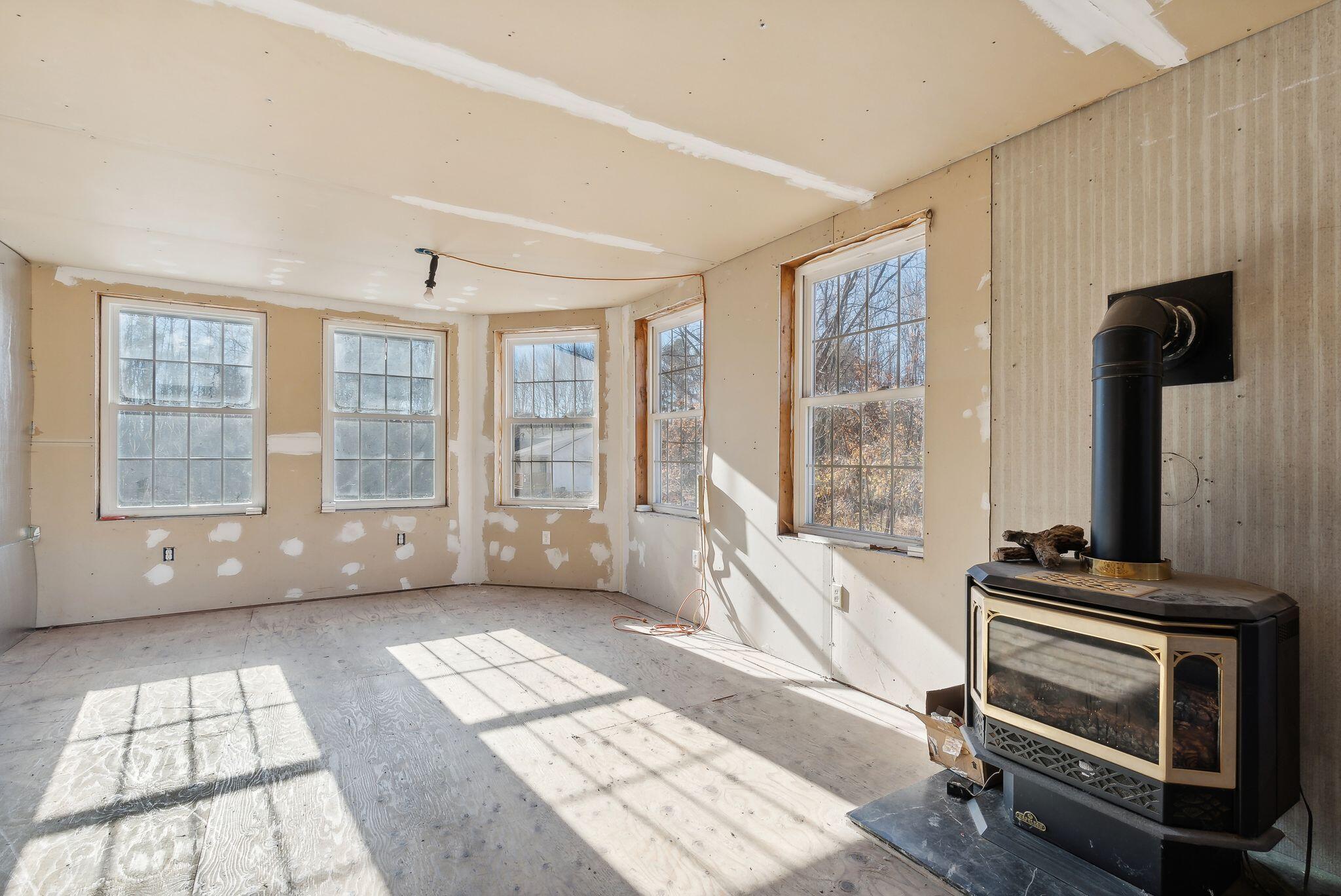 454 N Parish Road, Turner