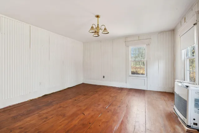 $199,999 | 454 North Parish Road, Turner, ME 04282