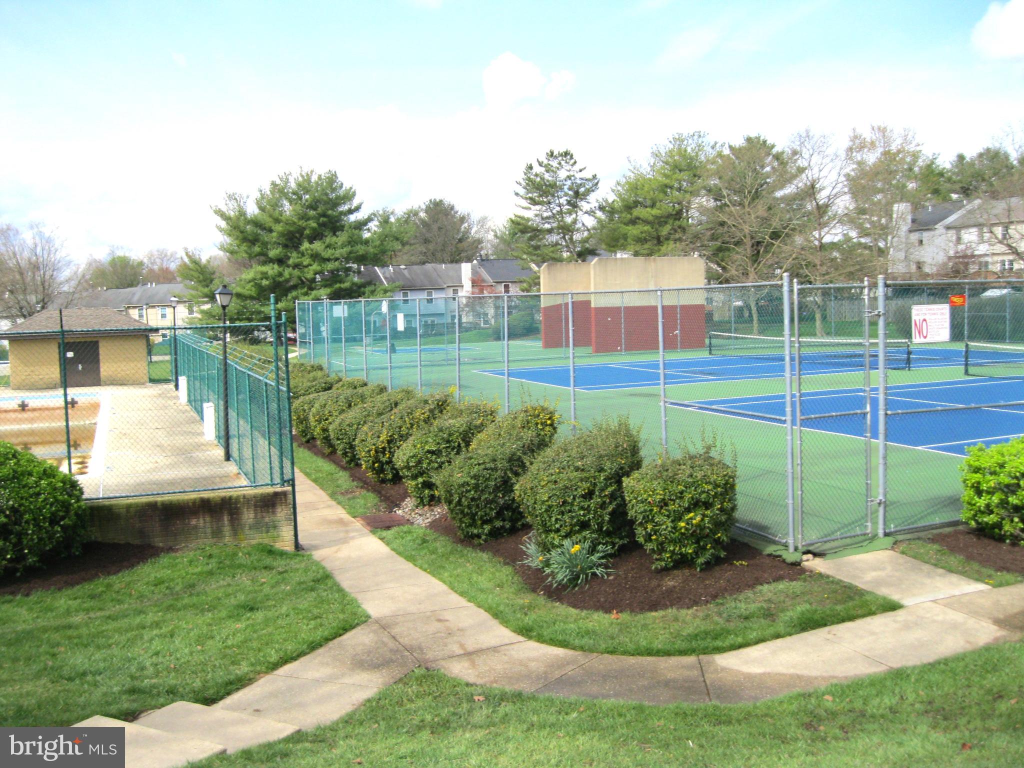 18308 Streamside Drive, Unit 102 Gaithersburg, MD 20879 - Photo 23 of 26 Tennis and Basketball Courts