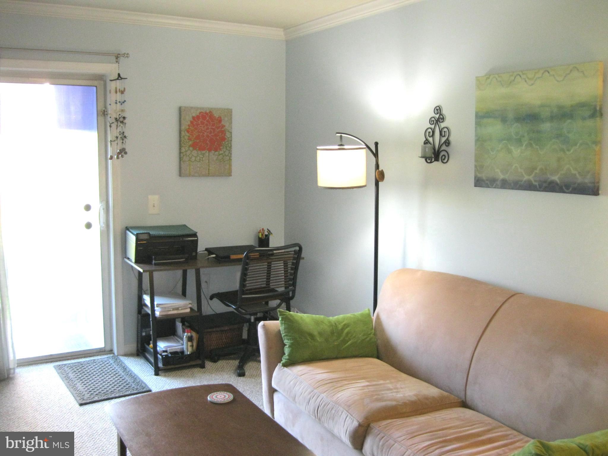 18308 Streamside Drive, Unit 102 Gaithersburg, MD 20879 - Photo 6 of 26 Living Room