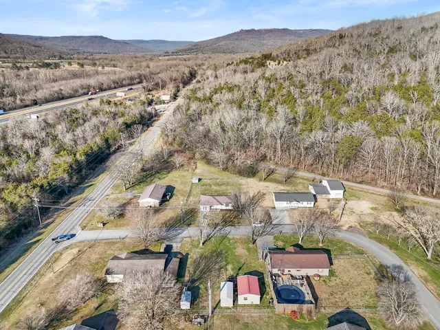 $279,000 | 135 Cedar Point Lane, South Pittsburg, TN 37380