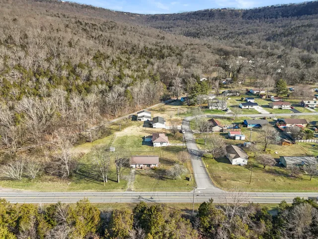 $279,000 | 135 Cedar Point Lane, South Pittsburg, TN 37380