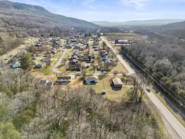 $279,000 | 135 Cedar Point Lane, South Pittsburg, TN 37380