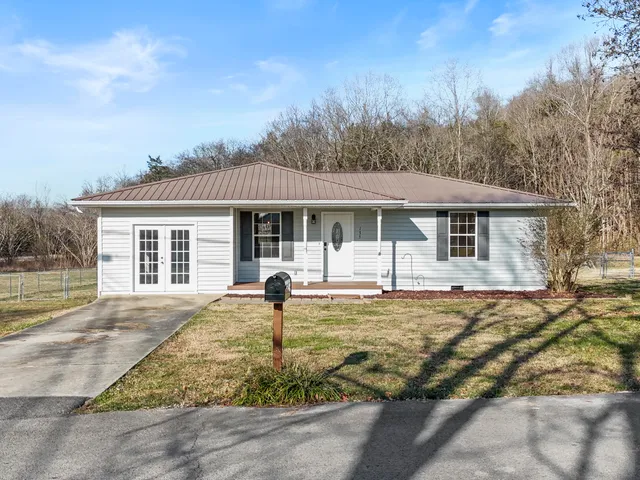 $279,000 | 135 Cedar Point Lane, South Pittsburg, TN 37380