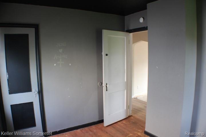 8257 Stephens Center Line, MI 48015 - Photo 12 of 32 Gallery Image 12