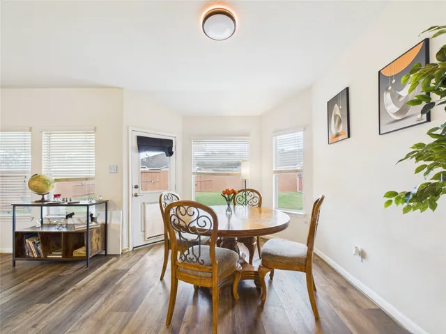 $299,900 | 6009 Village Grove Drive, Pearland, TX 77581