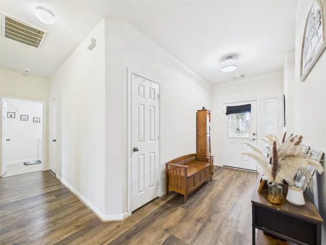 $299,900 | 6009 Village Grove Drive, Pearland, TX 77581