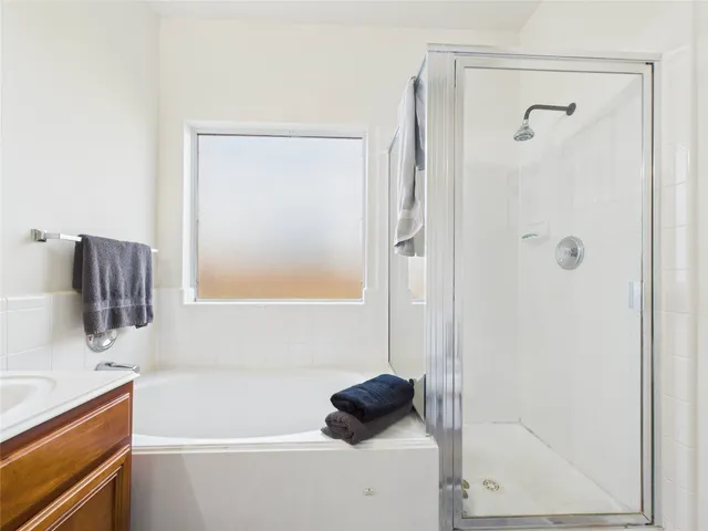 $299,900 | 6009 Village Grove Drive, Pearland, TX 77581