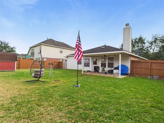 $299,900 | 6009 Village Grove Drive, Pearland, TX 77581