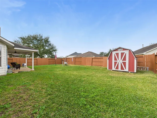 $299,900 | 6009 Village Grove Drive, Pearland, TX 77581