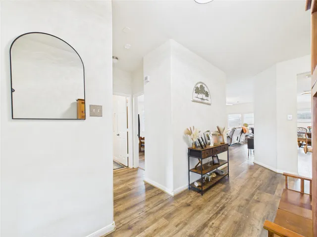 $299,900 | 6009 Village Grove Drive, Pearland, TX 77581