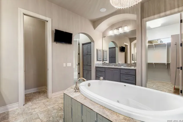 $1,296,000 | 432 Redland Drive, Spring Branch, TX 78070