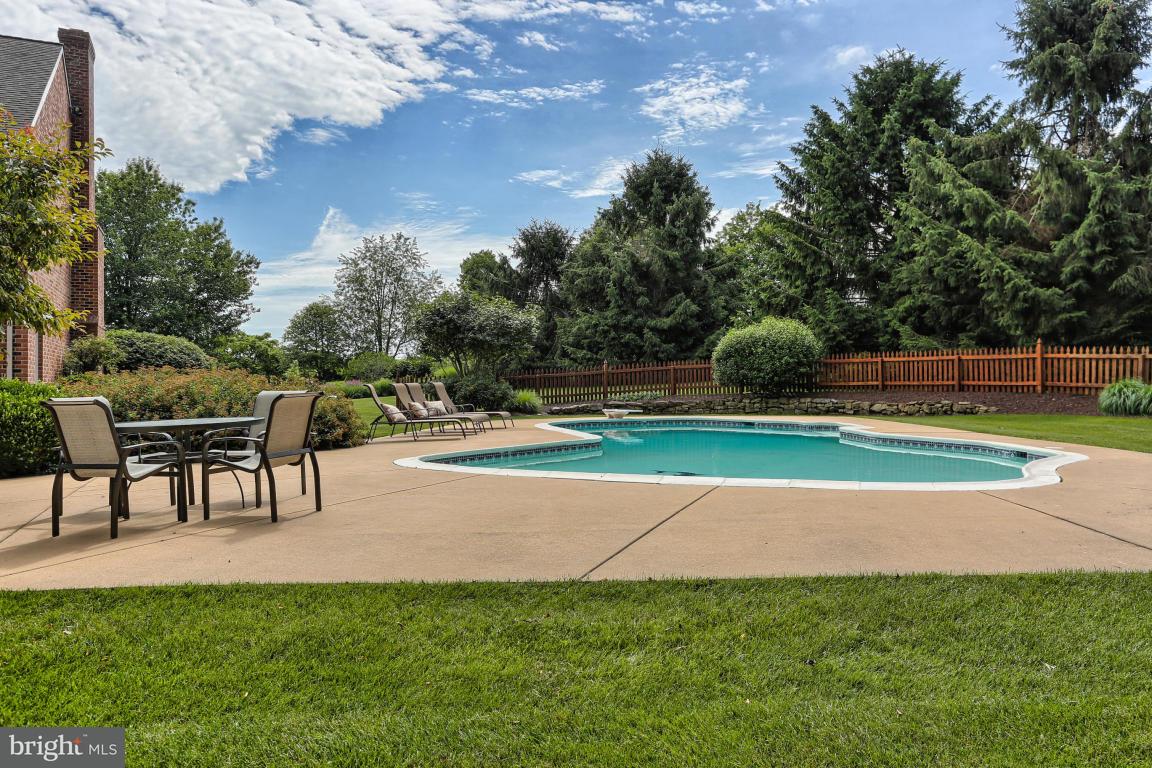 2543 Shenck Road Manheim, PA 17545 - Photo 2 of 45