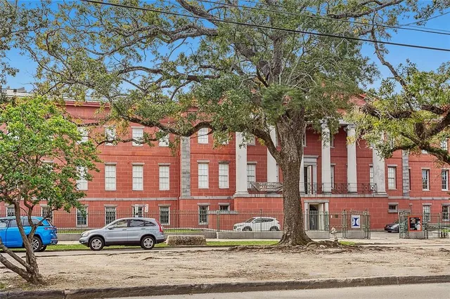 $449,500 | 427 Esplanade Avenue, Unit 201, New Orleans, LA 70116
