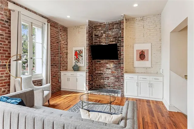 $449,500 | 427 Esplanade Avenue, Unit 201, New Orleans, LA 70116