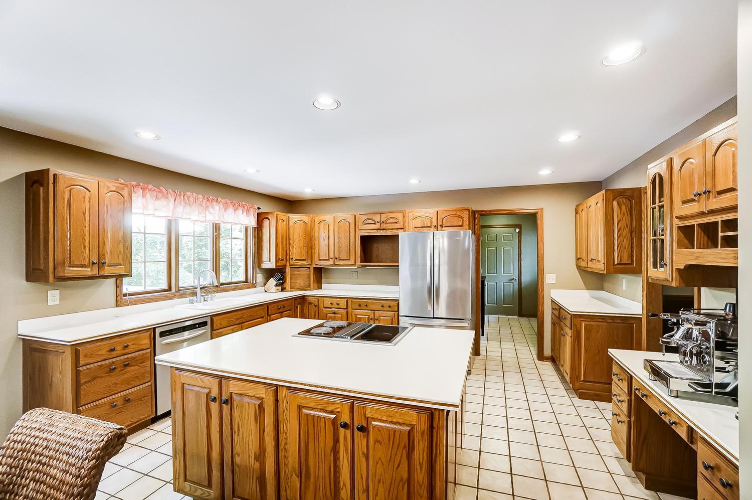 7120 Oakwood Road Circleville, OH 43113 - Photo 15 of 77