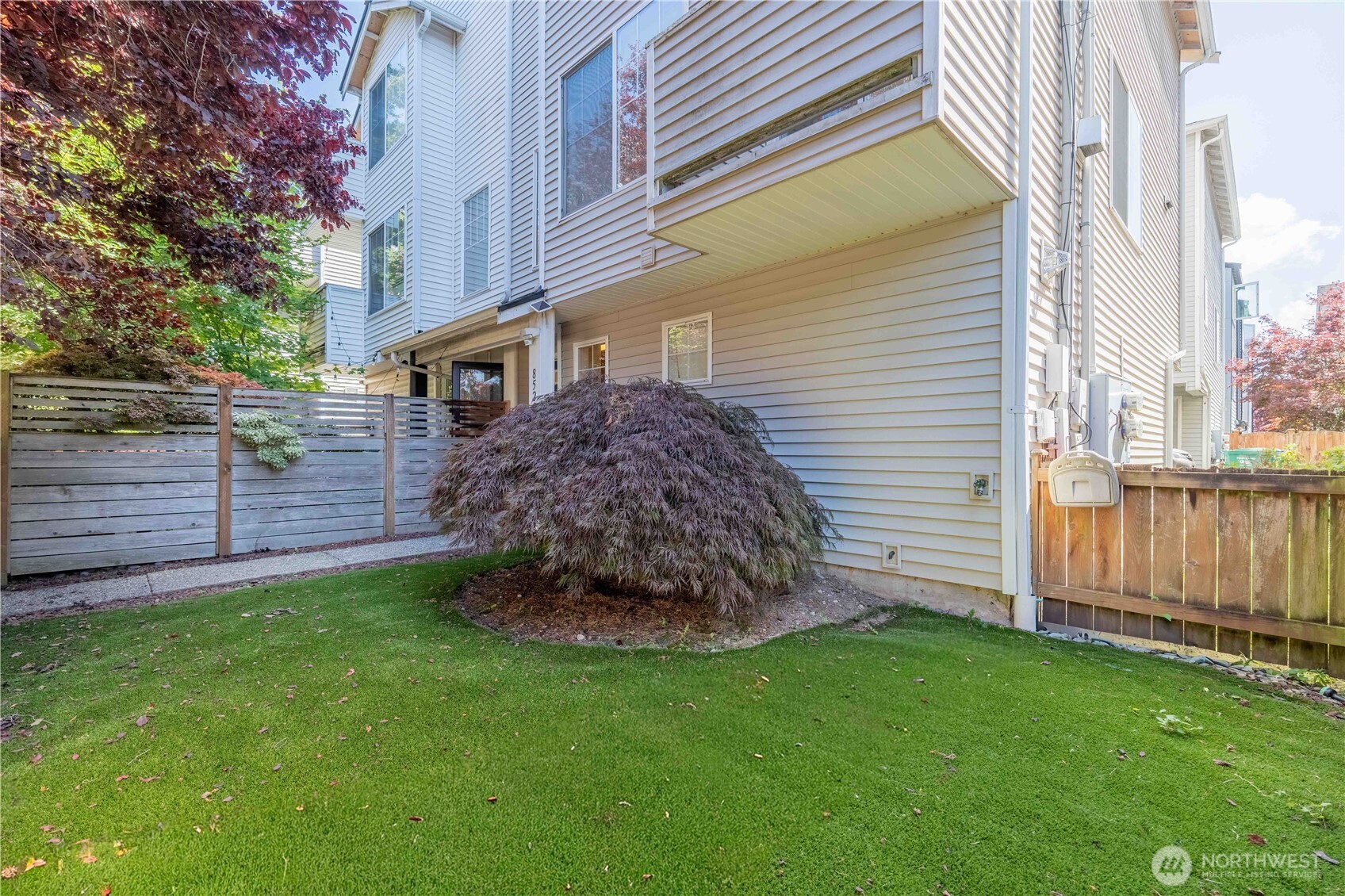 8520 Midvale Avenue North, Unit A Seattle, WA 98103 - Photo 23 of 32