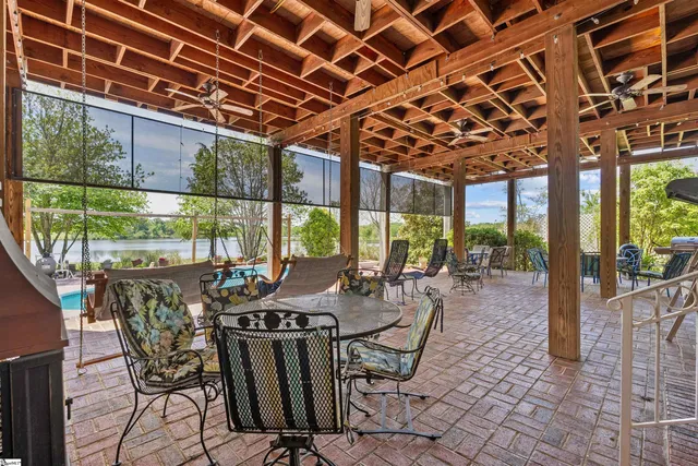 $1,395,384 | 402 Nanaloo A Avenue, Waterloo, SC 29384