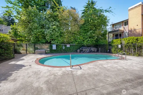 $415,000 | 8240 126th Avenue Northeast, Unit A101, Kirkland, WA 98033