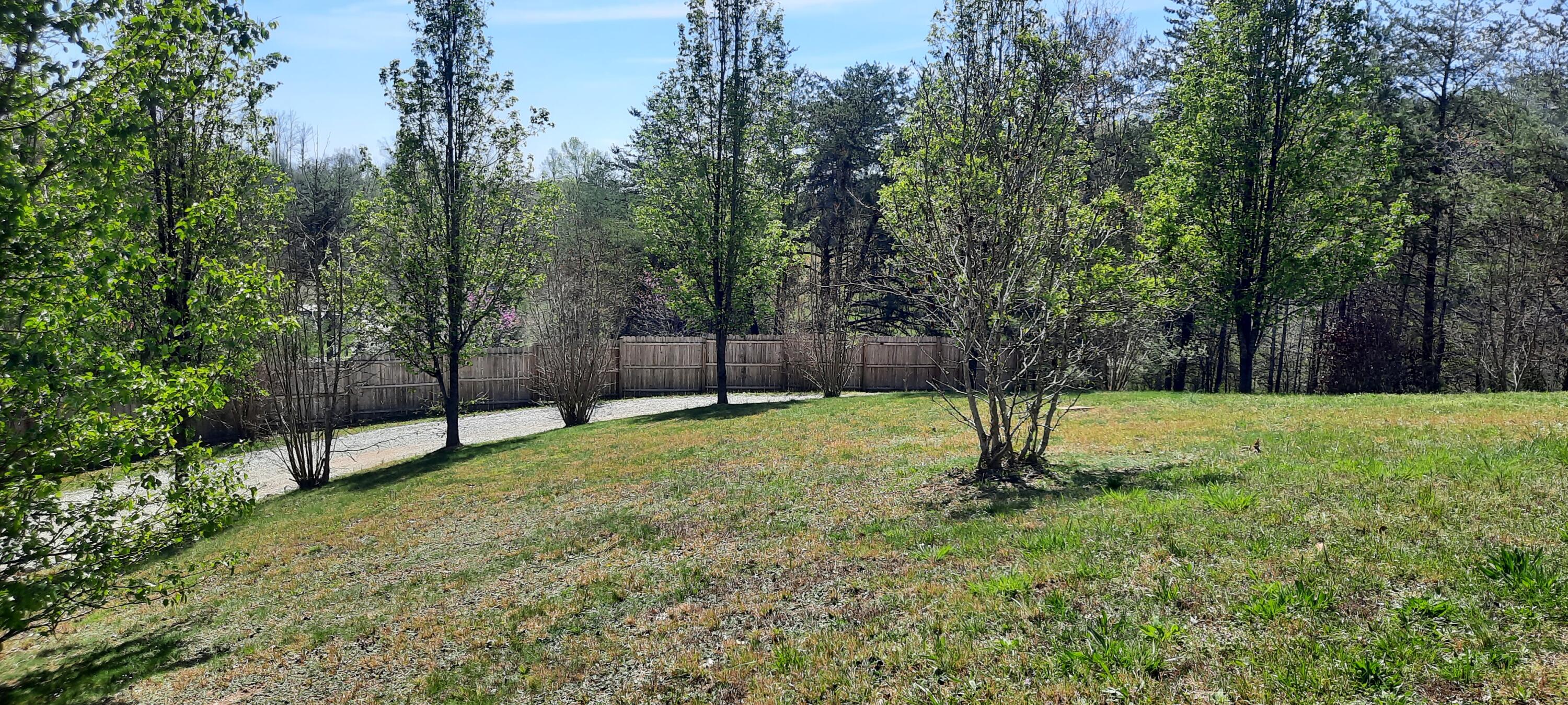 235 Robinson Road East, Unit EAST London, KY 40744 - Photo 20 of 34 20230410_142305