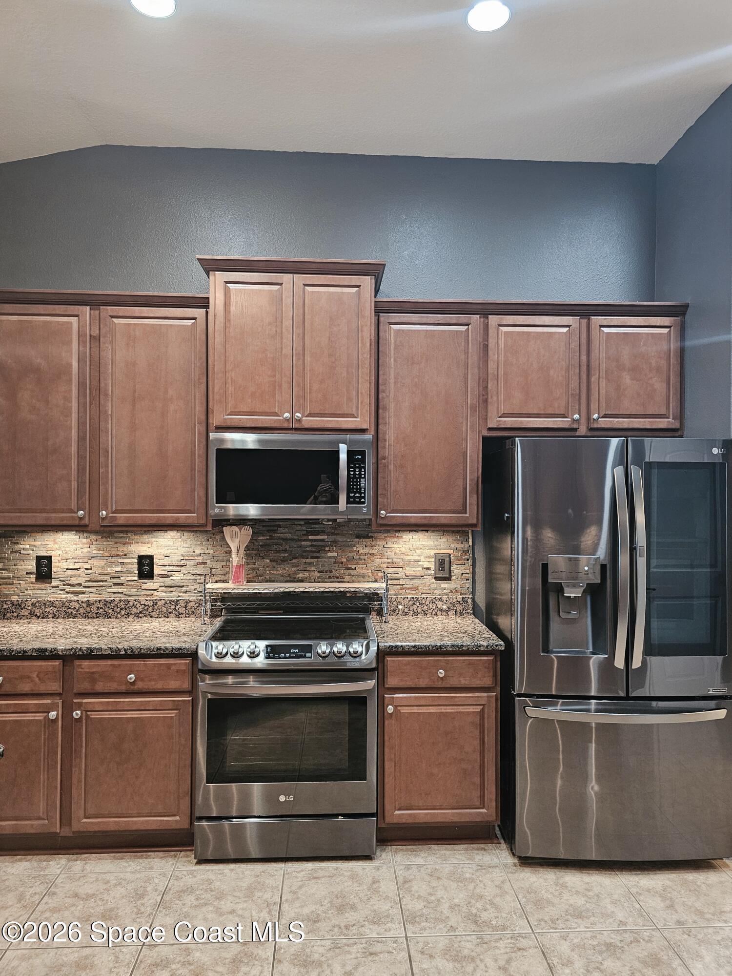 4498 Lady Hawk Way Melbourne, FL 32904 - Photo 19 of 71 Kitchen