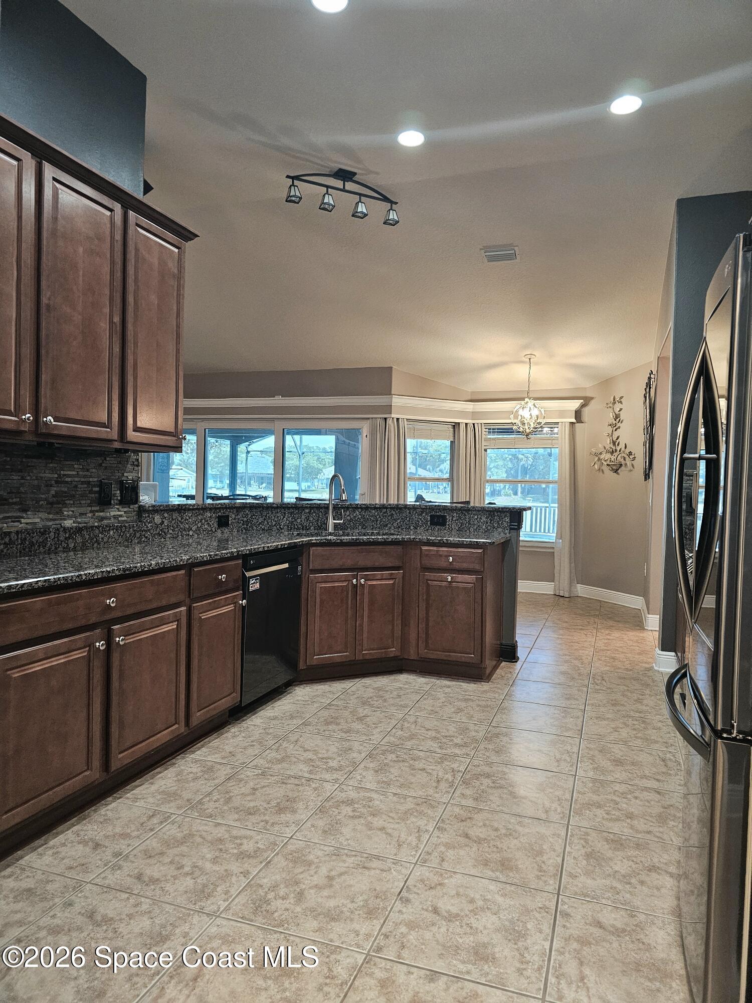 4498 Lady Hawk Way Melbourne, FL 32904 - Photo 20 of 71 Kitchen