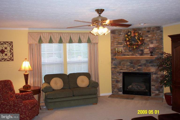 4617 Riddle Drive Nottingham, MD 21236 - Photo 2 of 26 Family Room