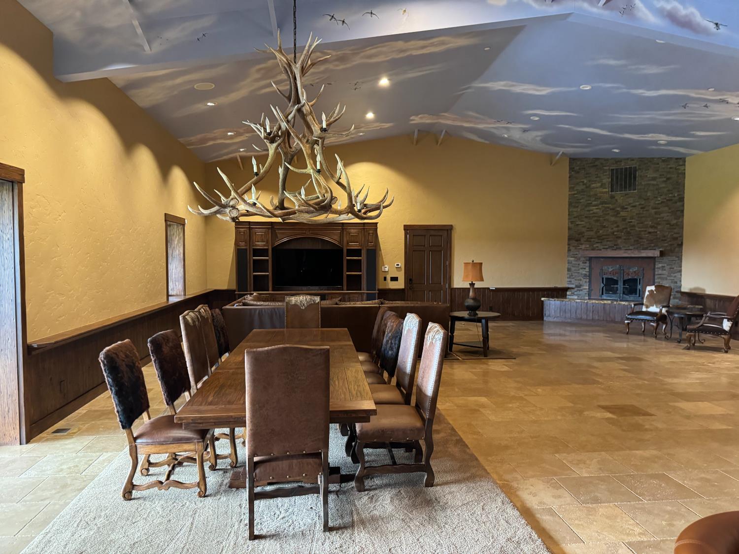 3488 River Road Colusa, CA 95932 - Photo 14 of 31 a view of a dining room with furniture