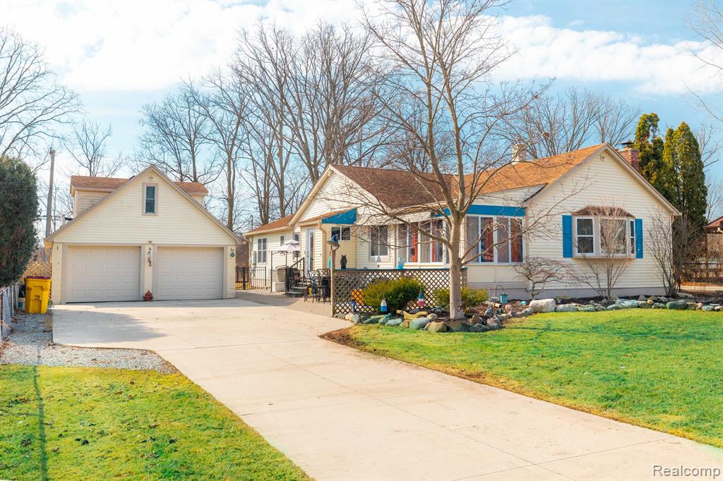 8515 Lake Road Grosse Ile, MI 48138 - Photo 1 of 42 Gallery Image 1