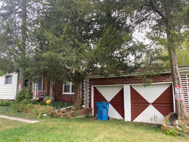 1994 North 2753rd Road Ottawa, IL 61350 - Photo 2 of 37 a view of backyard of house