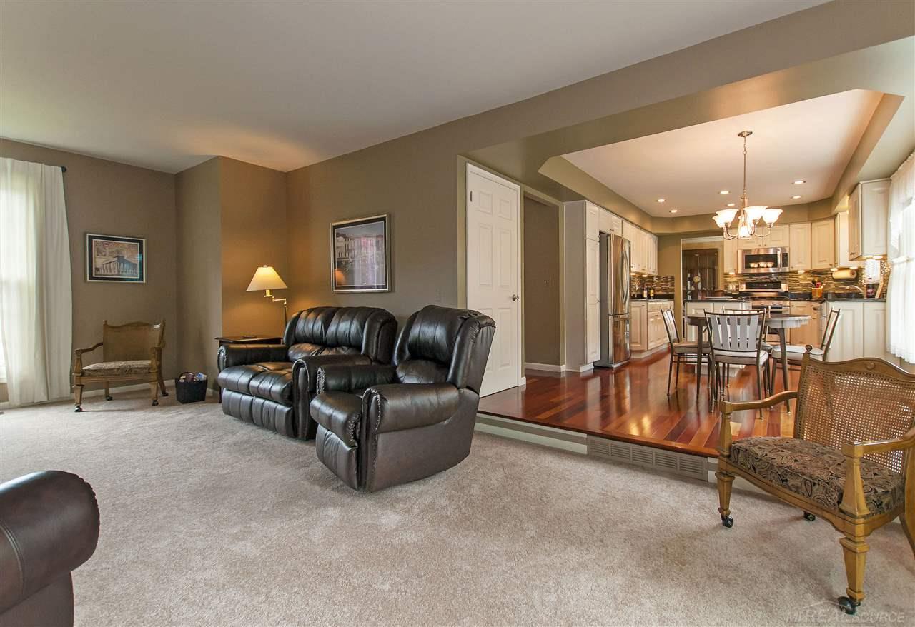 515 Fisher Road Grosse Pointe, MI 48230 - Photo 16 of 42 31294404-15.JPG